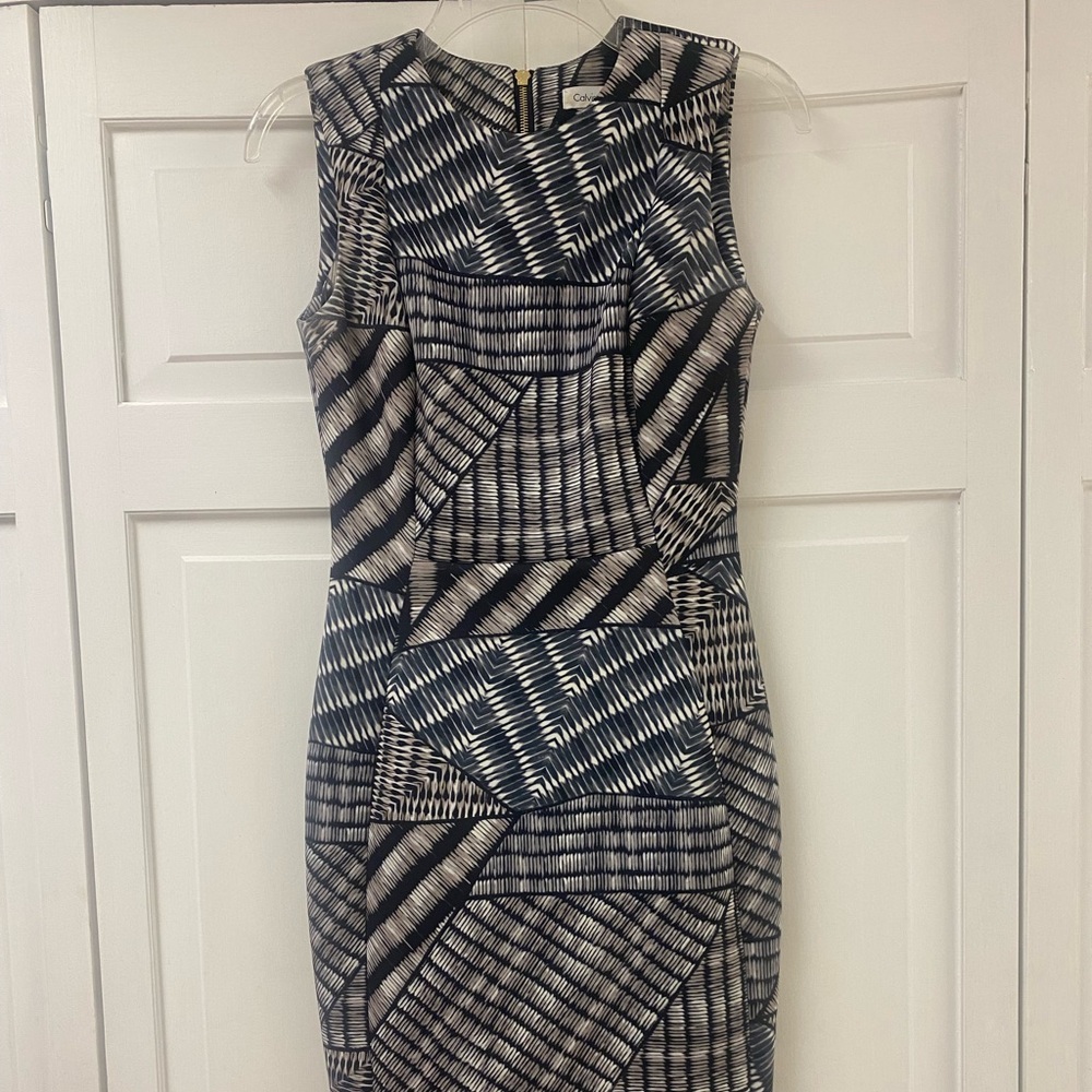 Stunning Calvin Klein like new size 2 dress